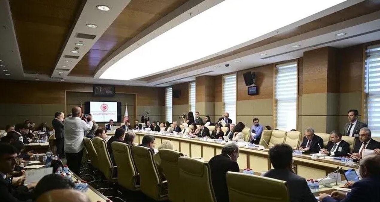 Evinde silah bulunduranlar dikkat: Bir anlık ihmalin bedeli ağır olacak Evinde silah bulunduranlar dikkat bir anlik ihmalin bedeli agir olacak RxpNl7Hf
